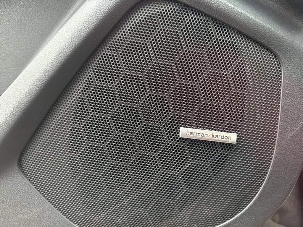 Used 2022 Subaru Ascent Limited w/ Technology Package image 14