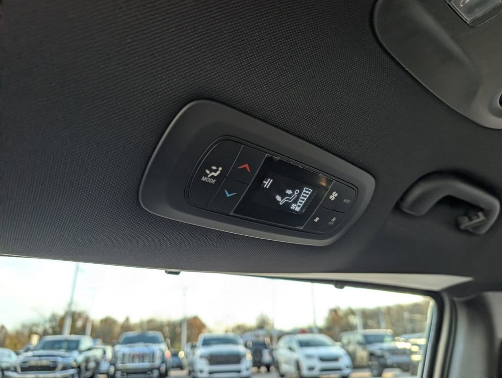 New 2026 Chrysler Pacifica Select w/ S Appearance Package FWD image 33