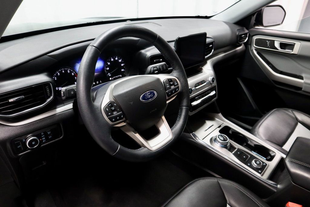 Certified 2023 Ford Explorer XLT w/ Equipment Group 202A image 27