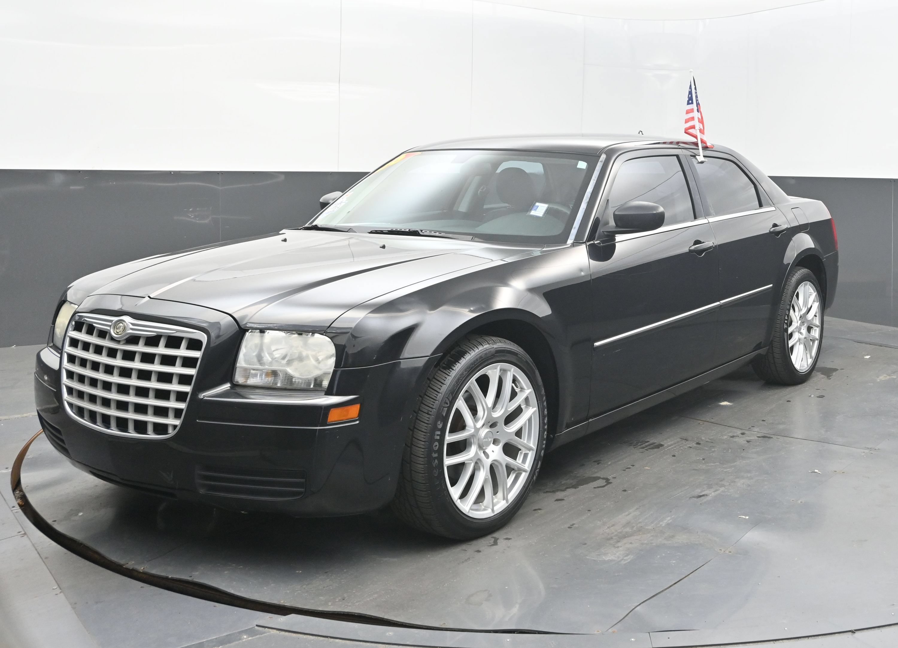 Used 2008 Chrysler 300 LX RWD image 4