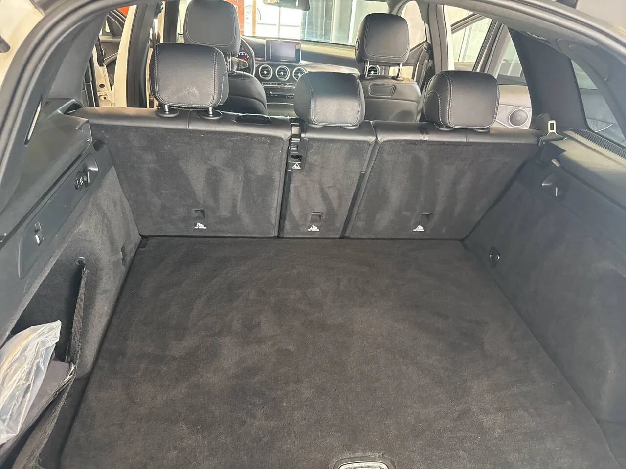 Used 2018 Mercedes-Benz GLC 300 4MATIC w/ Premium Package image 26