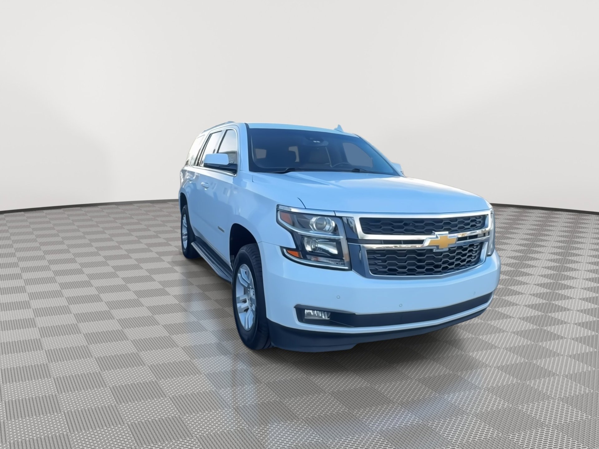 Used 2018 Chevrolet Tahoe LT w/ Luxury Package image 3