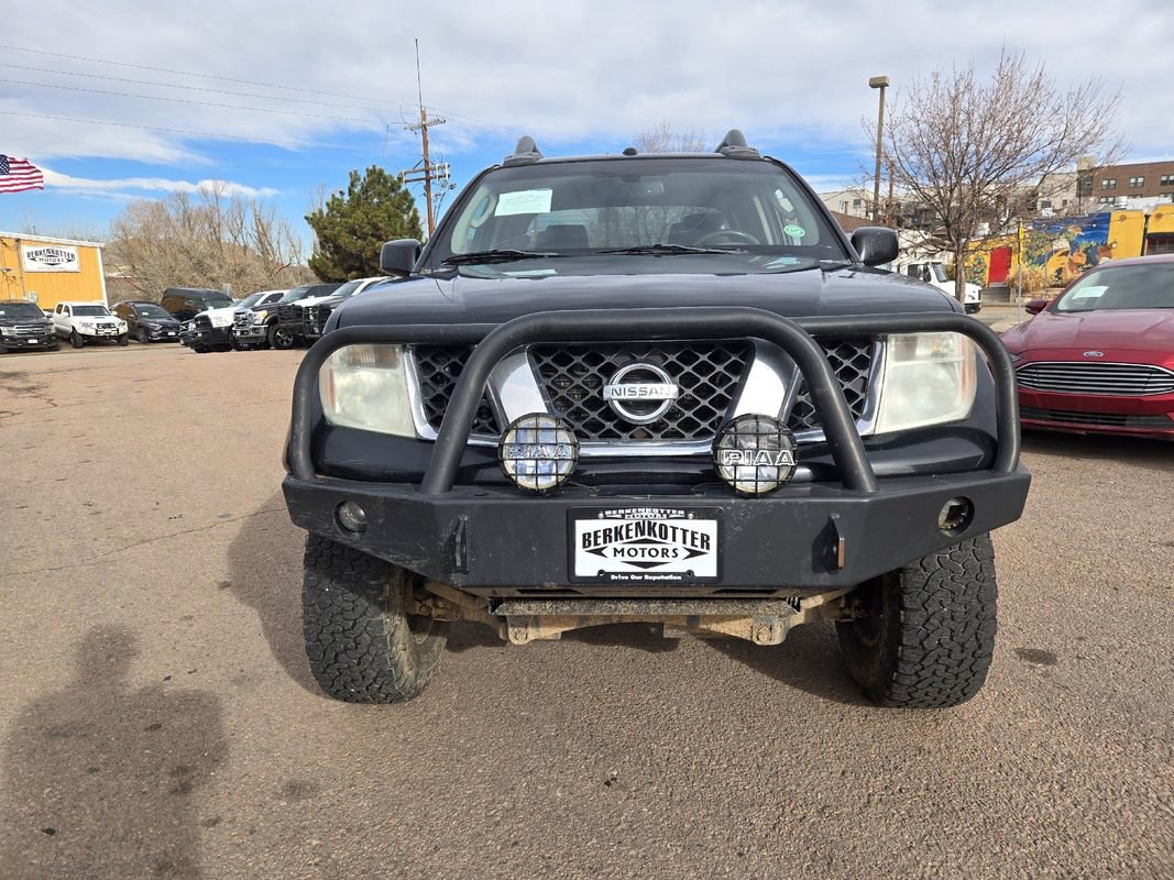 Used 2008 Nissan Frontier LE w/ Leather Pkg image 2