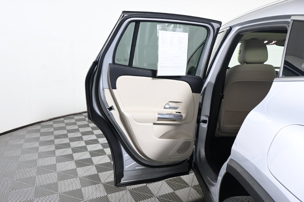 Used 2021 Mercedes-Benz GLA 250 4MATIC image 32