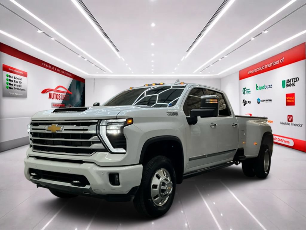 Used 2024 Chevrolet Silverado 3500 High Country w/ High Country Premium Package AWD/4WD image 4
