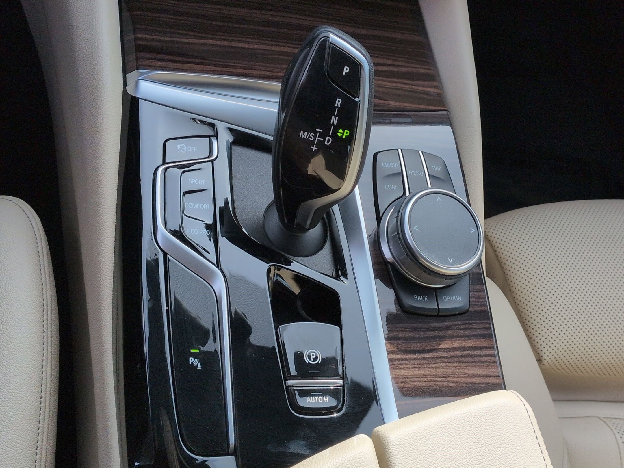 Certified 2022 BMW 540i image 26