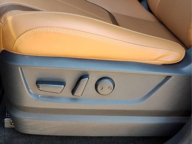 Used 2025 Nissan Armada SL AWD/4WD image 17