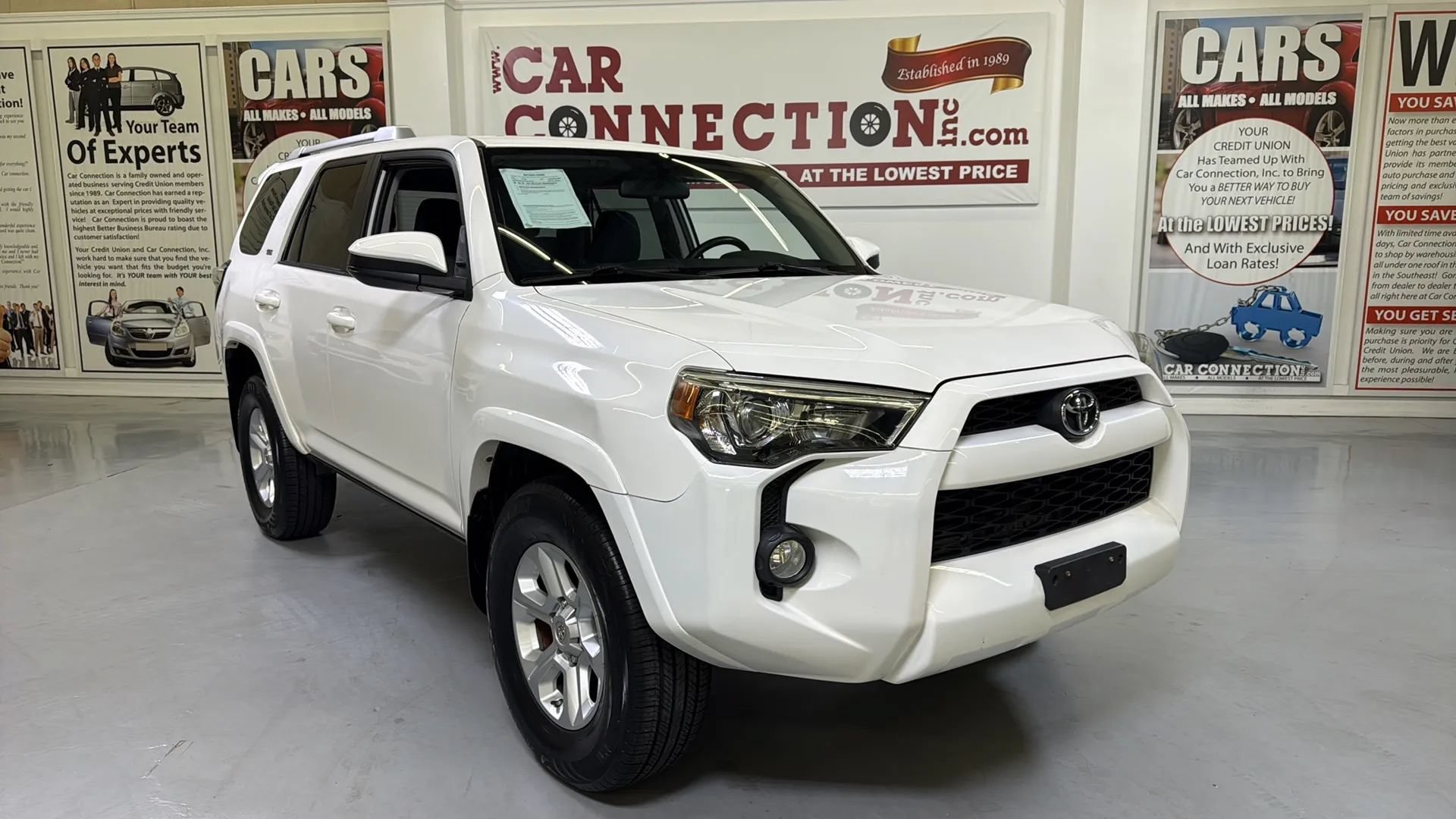 Used 2018 Toyota 4Runner SR5 RWD image 2