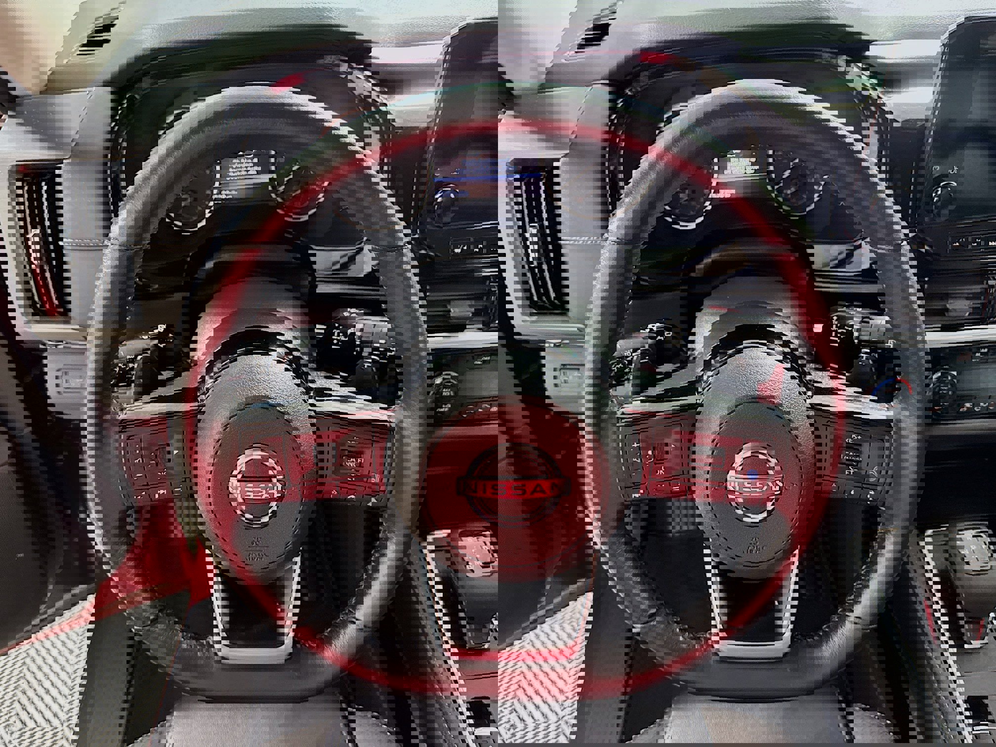 Used 2023 Nissan Pathfinder SL image 15