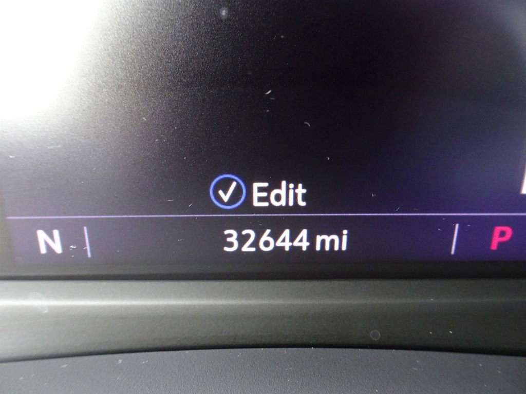 Certified 2022 Cadillac XT4 Luxury w/ Cold Weather Package image 18