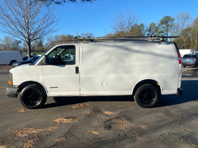 Used 2006 Chevrolet Express 2500 image 2