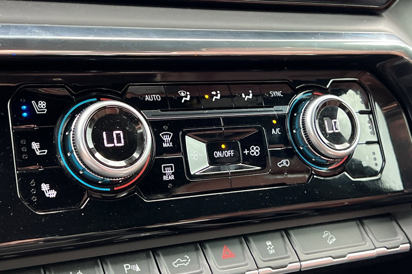 Used 2024 GMC Sierra 3500 Denali Ultimate image 17