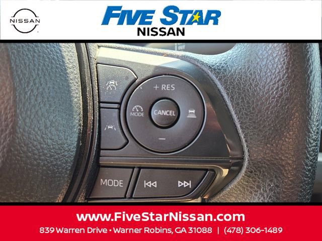 Used 2025 Toyota Corolla LE image 26