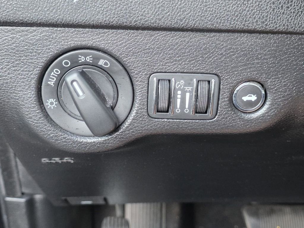 Used 2023 Dodge Charger SXT image 19