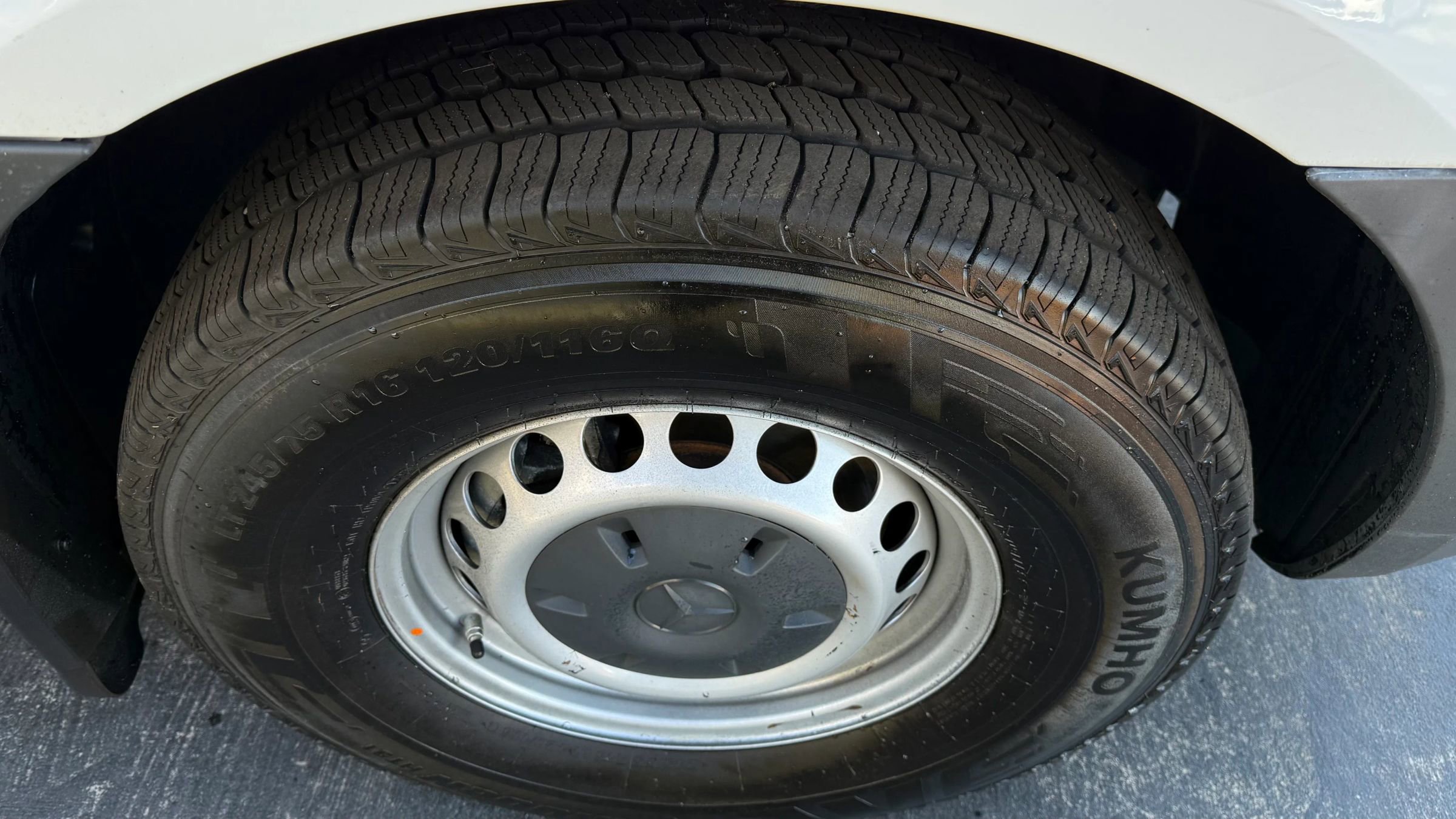 Used 2022 Mercedes-Benz Sprinter 2500 image 21