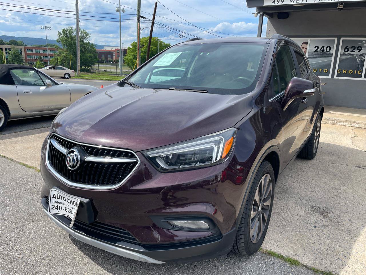 Used 2017 Buick Encore Essence FWD image 2
