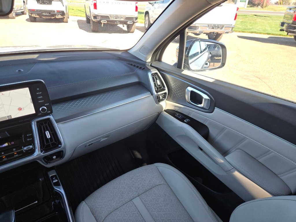 Used 2023 Kia Sorento SX image 17