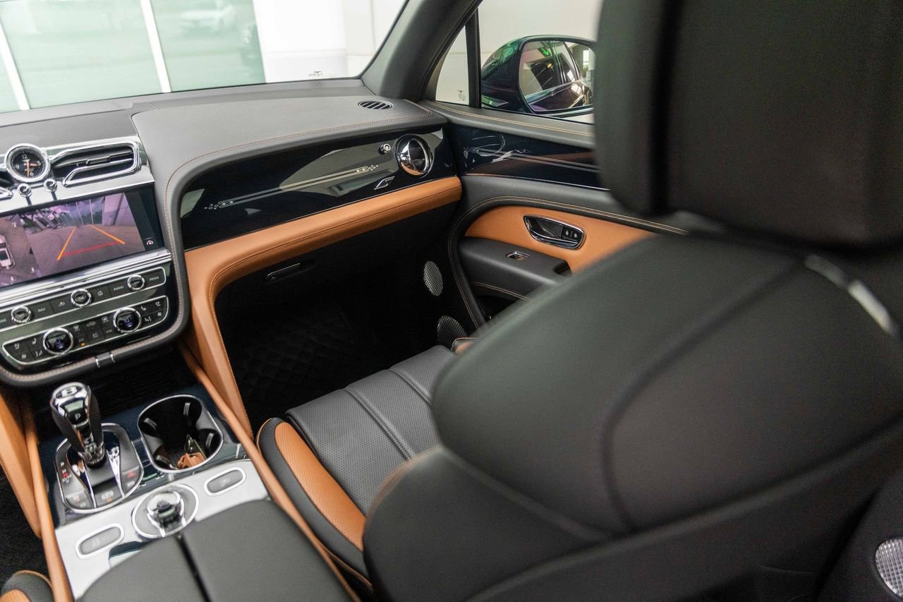 Certified 2024 Bentley Bentayga AWD/4WD image 47