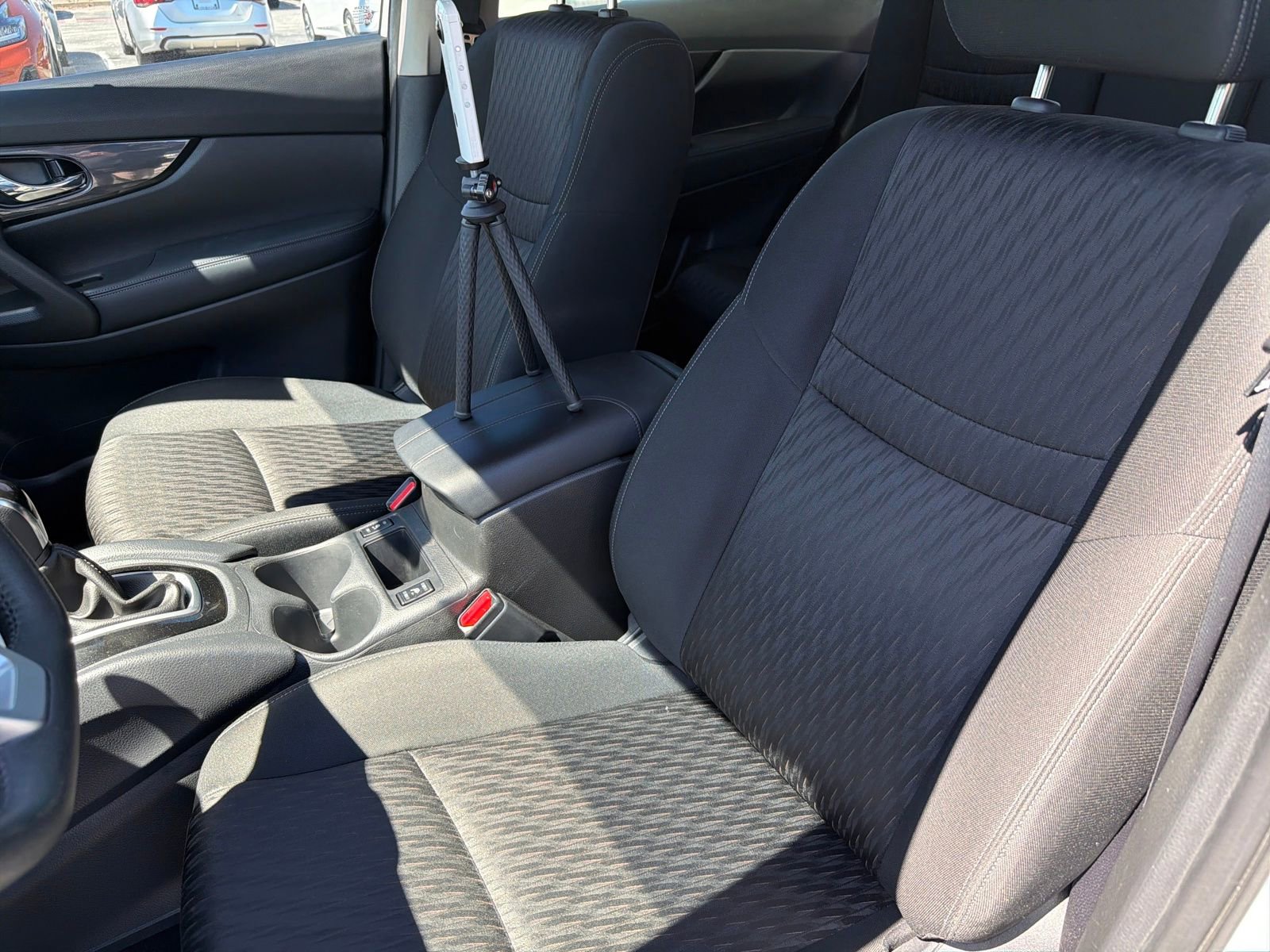 Used 2019 Nissan Rogue SV image 21