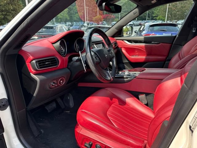 Used 2019 Maserati Levante S AWD/4WD image 4