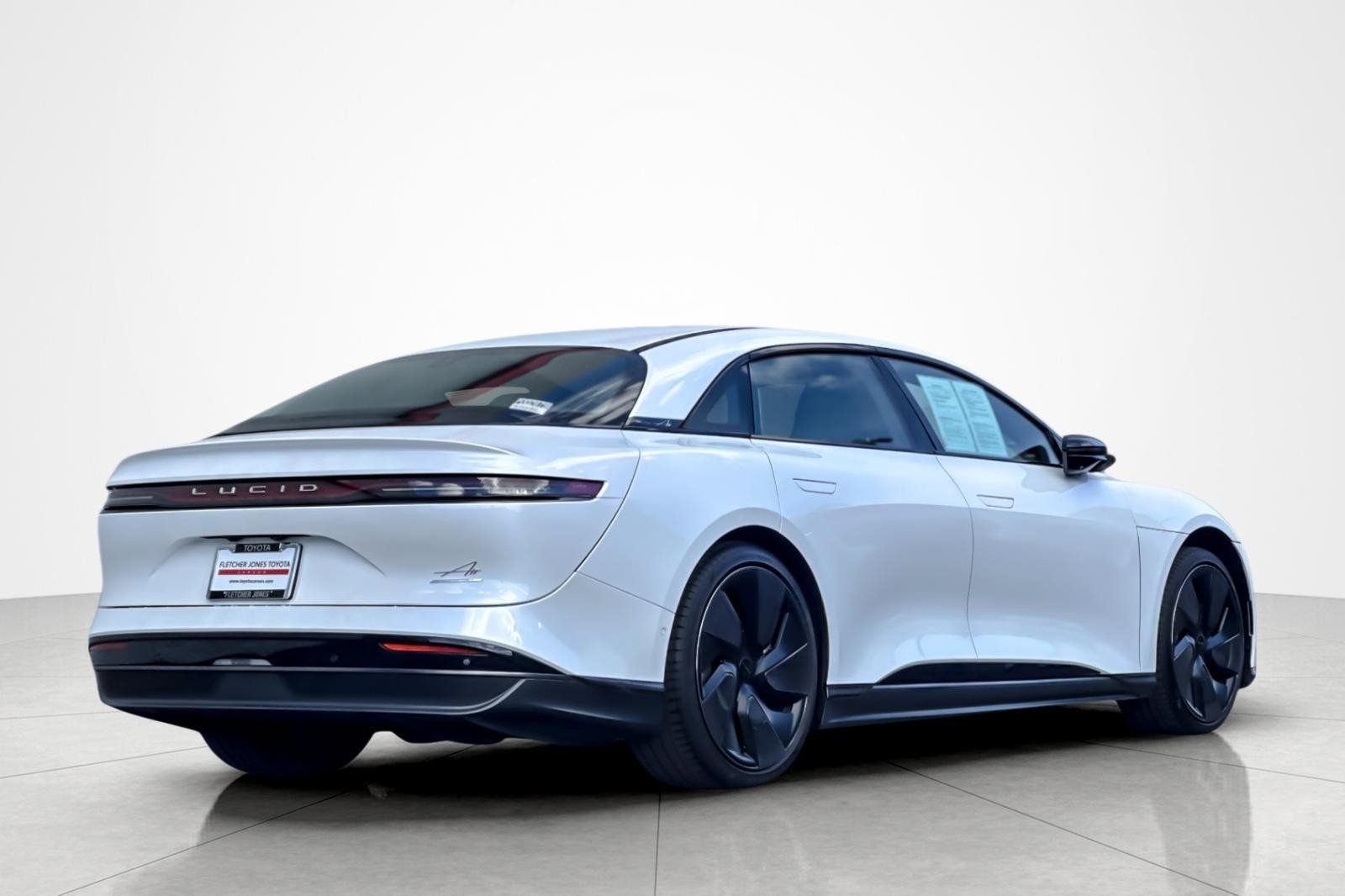 Used 2024 Lucid Air Touring image 5
