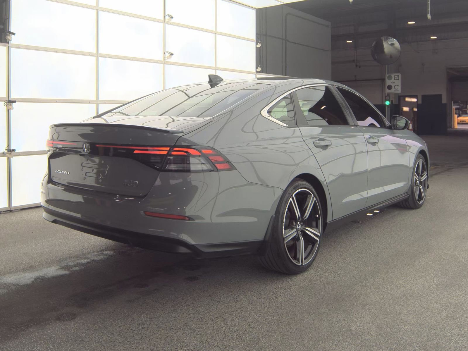 Used 2024 Honda Accord Sport image 6