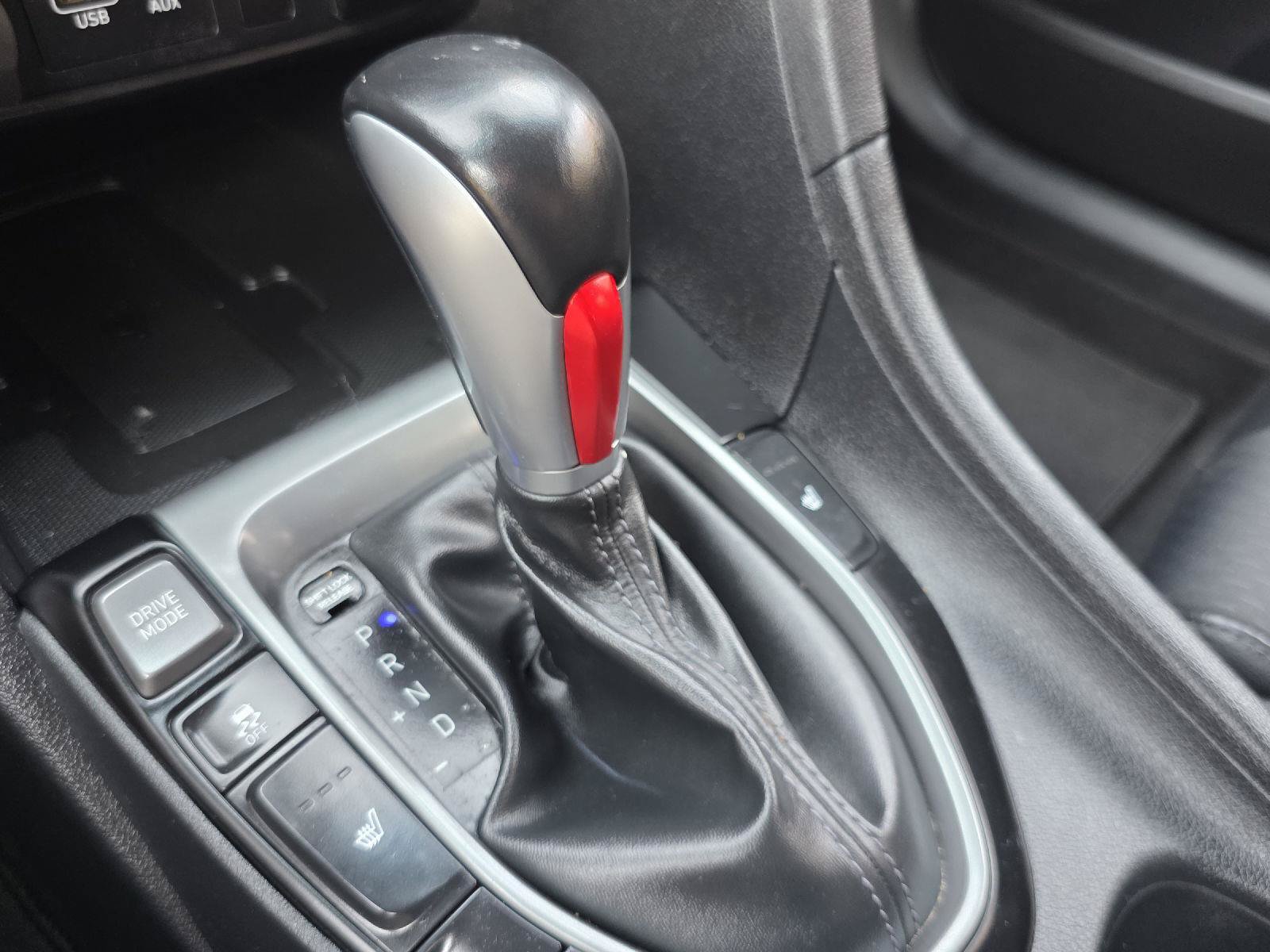 Used 2020 Hyundai Veloster Turbo FWD image 17