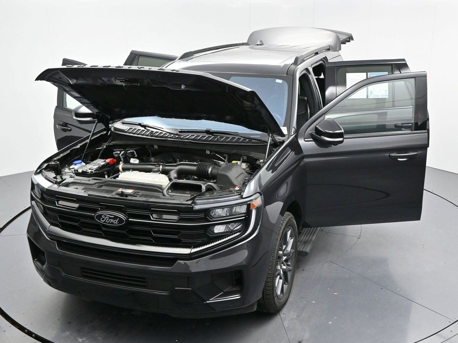 Used 2025 Ford Expedition Platinum w/ Stealth Performance Package image 55