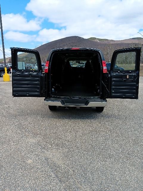 New 2026 Chevrolet Express 2500 Extended RWD image 18