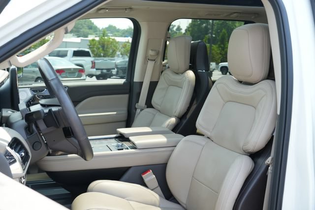 Used 2024 Lincoln Navigator Reserve AWD/4WD image 24