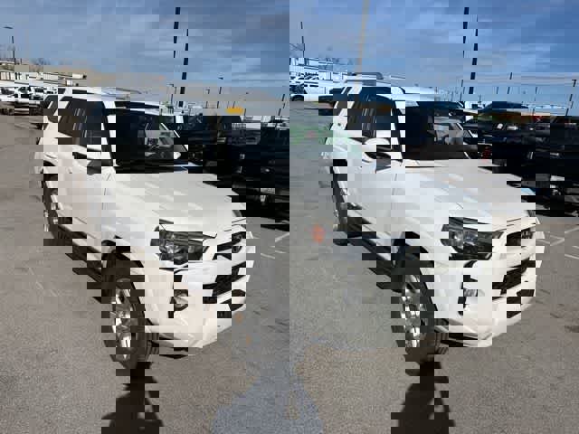 Used 2016 Toyota 4Runner SR5 image 19