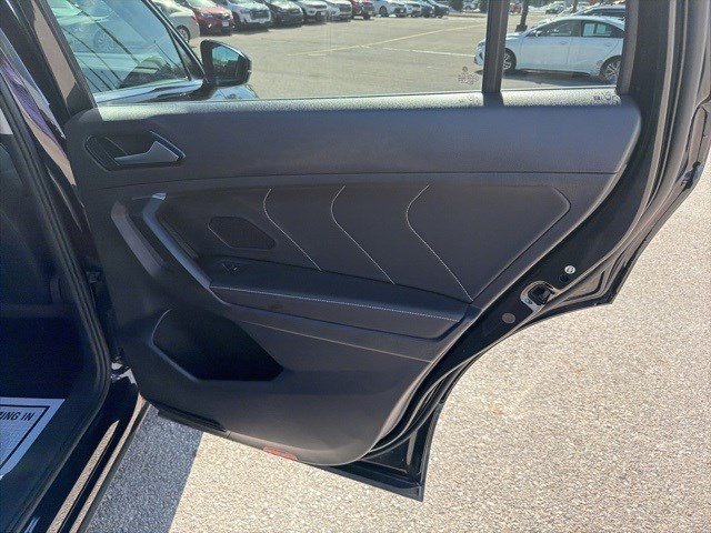 Used 2022 Volkswagen Tiguan SE image 15