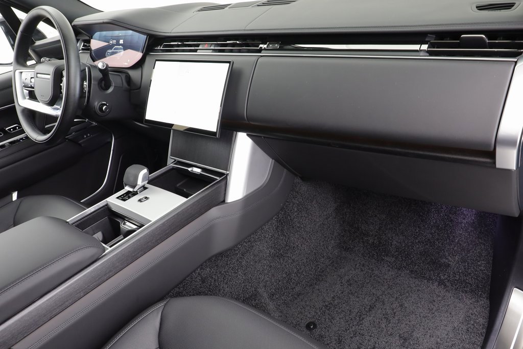 New 2025 Land Rover Range Rover SE image 22