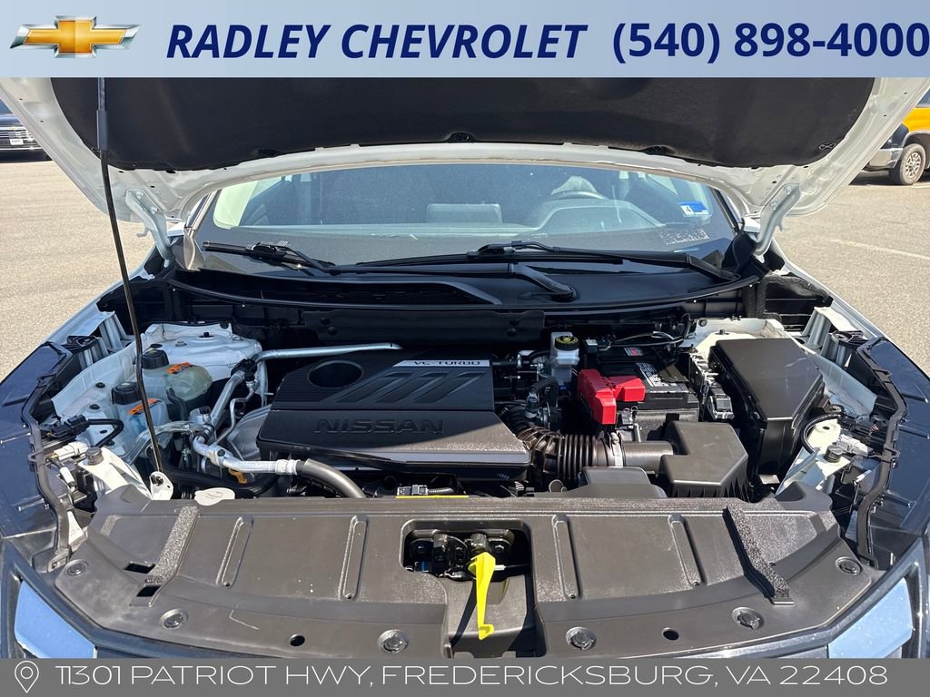 Used 2025 Nissan Rogue SV AWD/4WD image 16