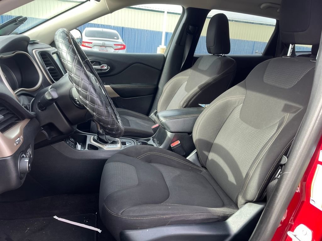 Used 2017 Jeep Cherokee Latitude w/ Safety/Convenience Group image 10