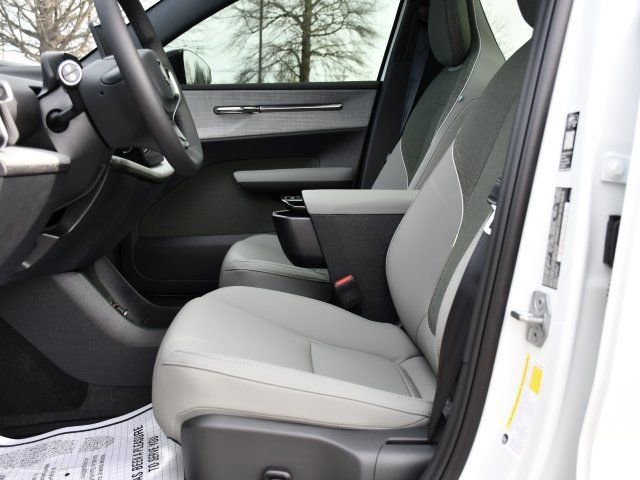 New 2026 Volvo EX30 Plus w/ Protection Package Premier image 12