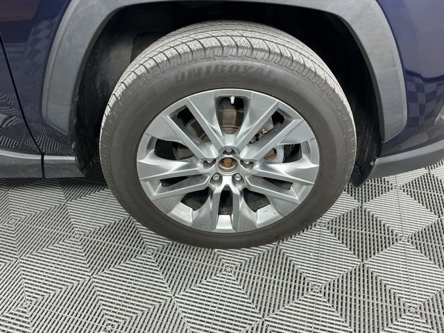 Used 2019 Toyota RAV4 XLE Premium w/ Cold Weather Package AWD/4WD image 17