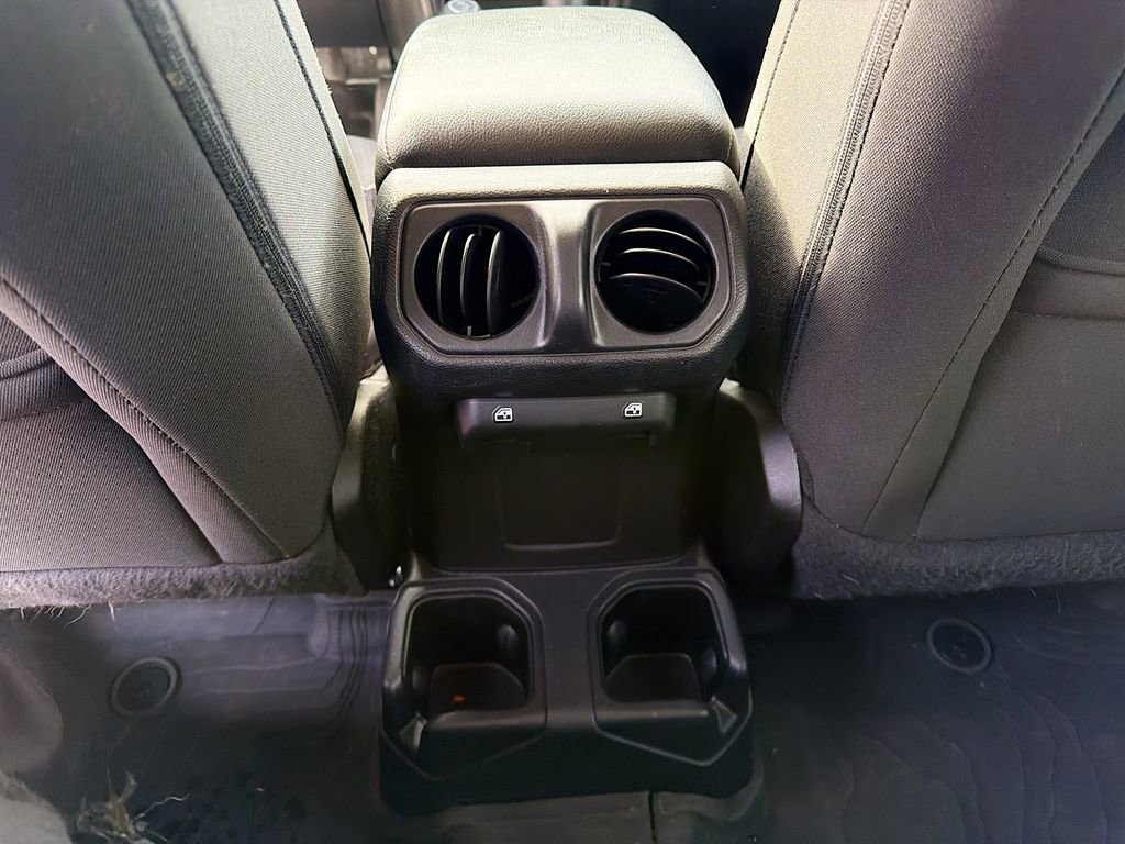 Used 2023 Jeep Wrangler Sport S image 19