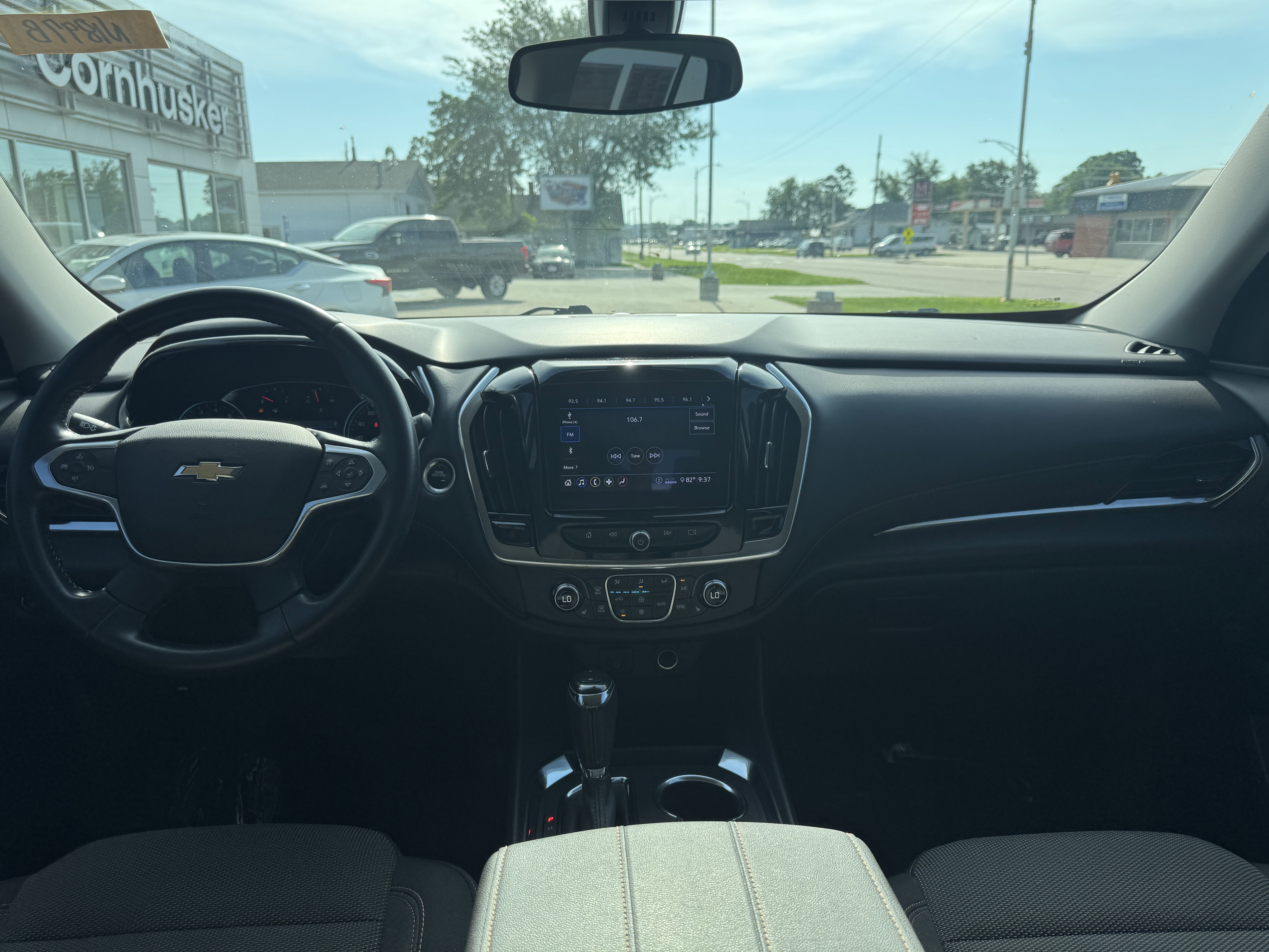 Used 2020 Chevrolet Traverse LT image 27
