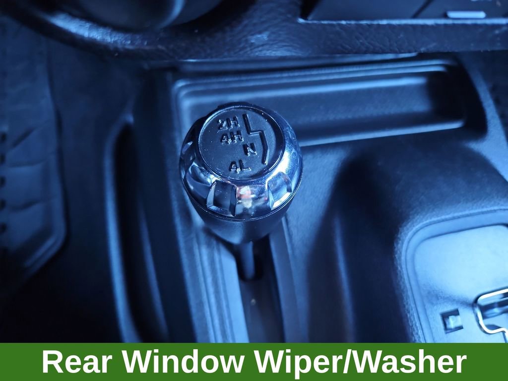 Used 2017 Jeep Wrangler Unlimited Rubicon w/ Connectivity Group image 19