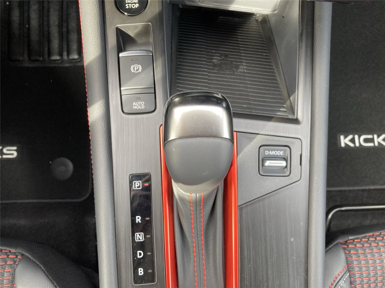 New 2025 Nissan Kicks SR image 19