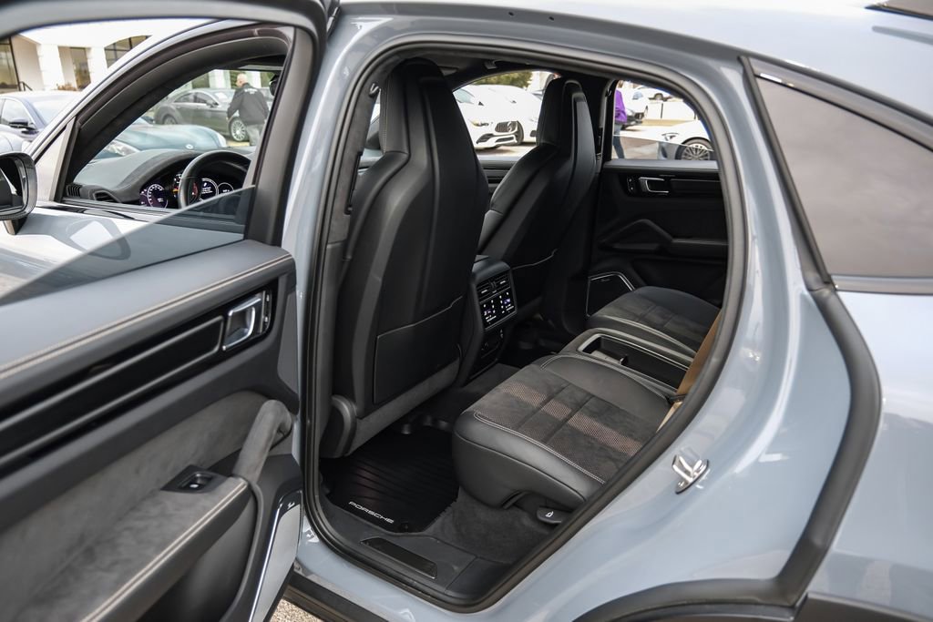 Used 2023 Porsche Cayenne Turbo GT image 50