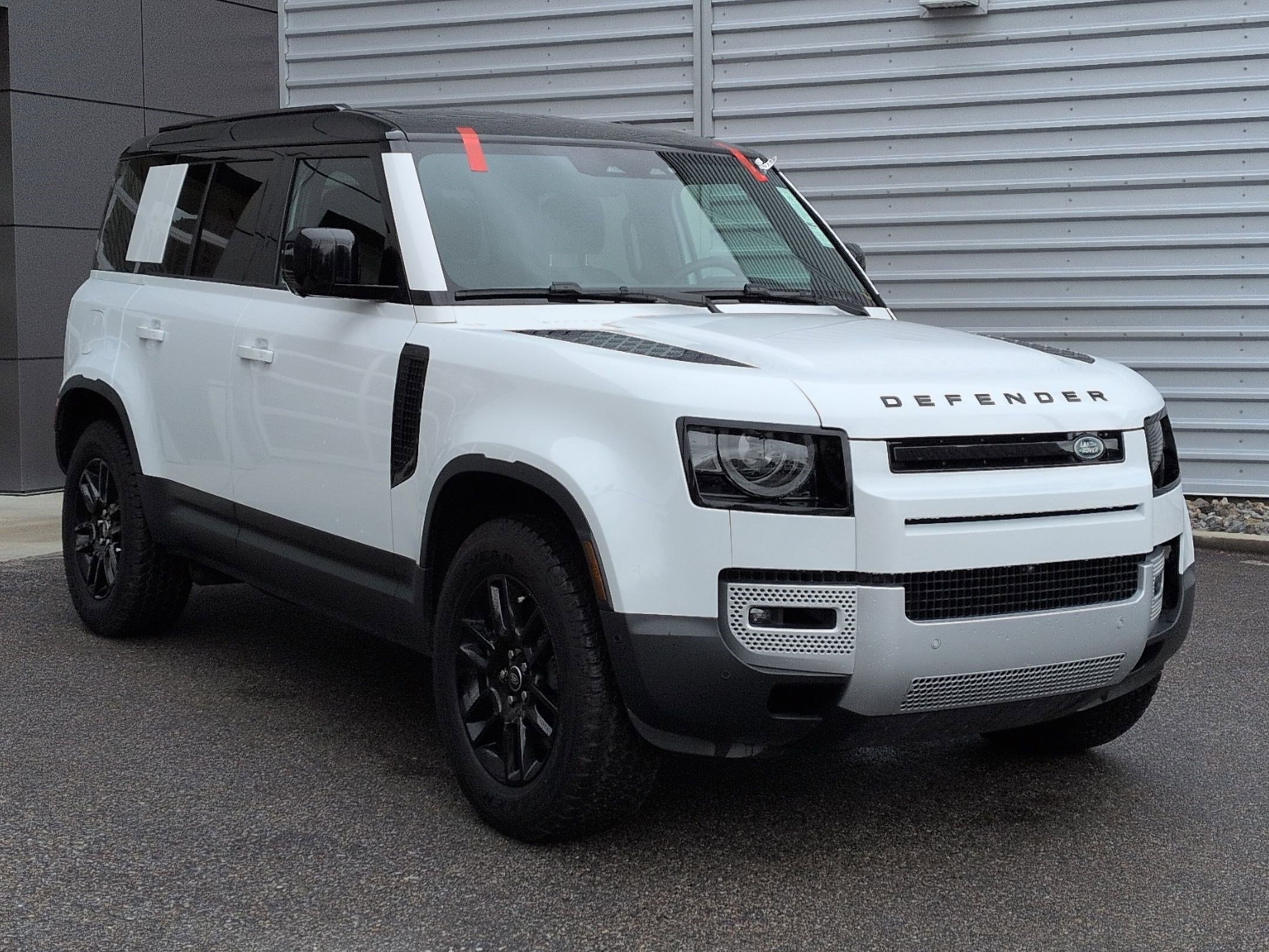 Used 2025 Land Rover Defender 110 S image 3