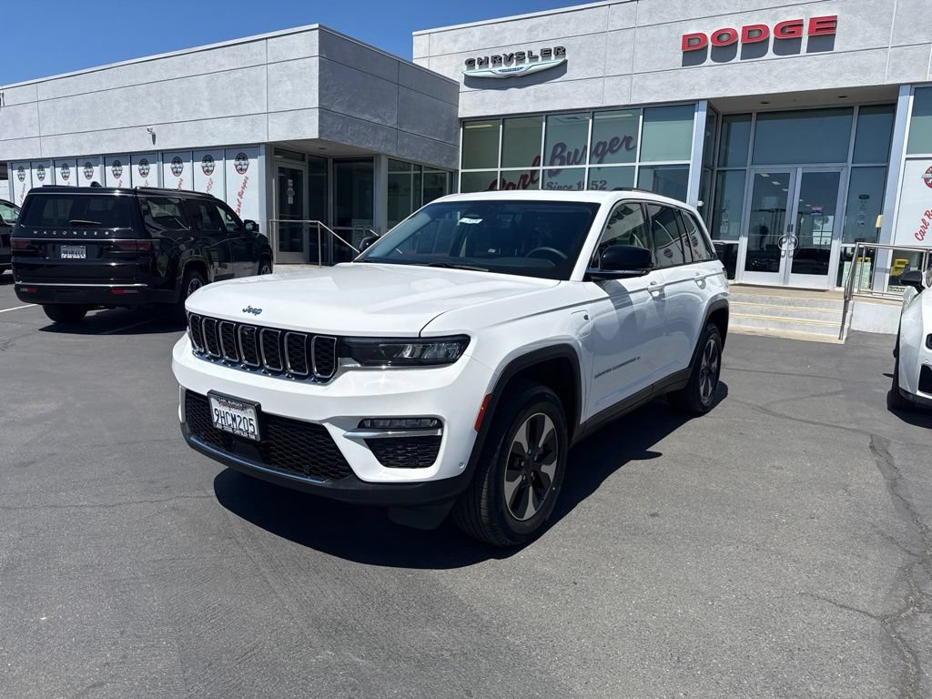 Used 2022 Jeep Grand Cherokee Limited 4xe w/ Luxury Tech Group II AWD/4WD image 3