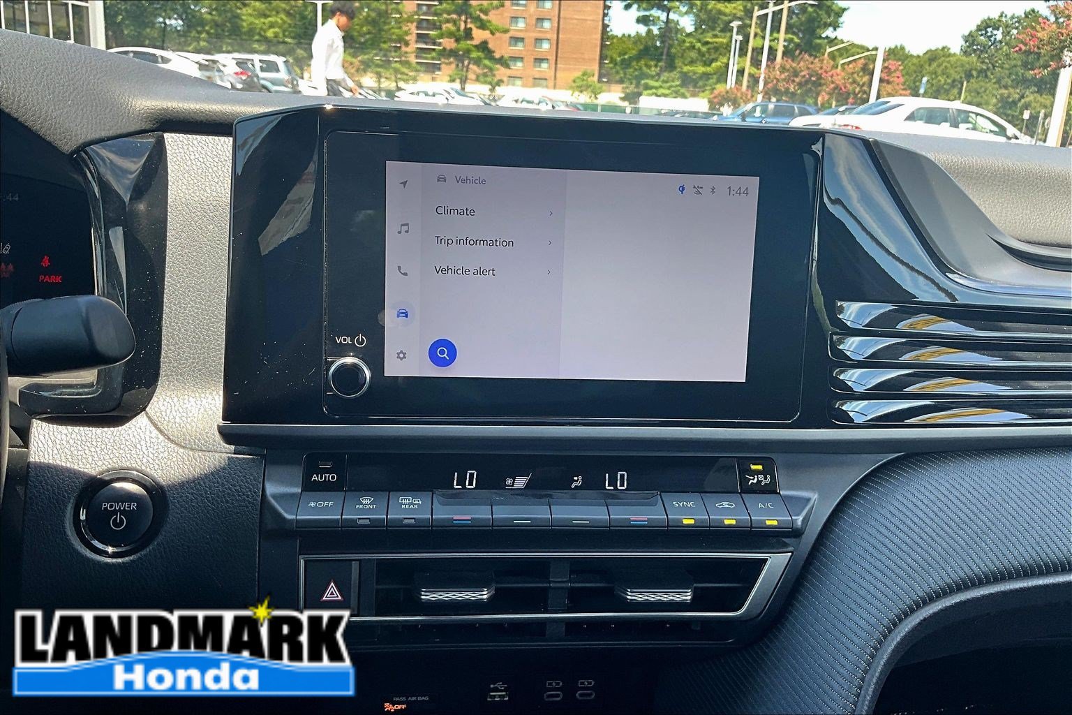 Used 2025 Toyota Camry SE FWD image 23
