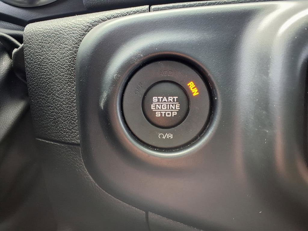 Used 2022 Jeep Wrangler Unlimited Sahara AWD/4WD image 12