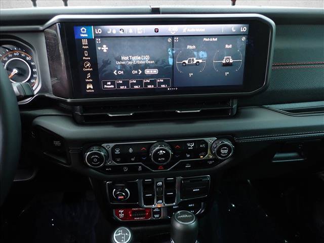 Used 2024 Jeep Gladiator Rubicon w/ Convenience Group AWD/4WD image 15