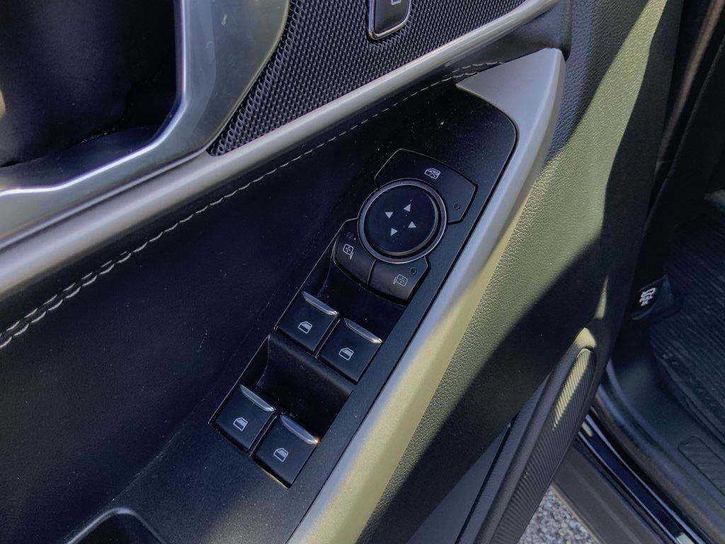 Used 2022 Ford Explorer XLT image 24