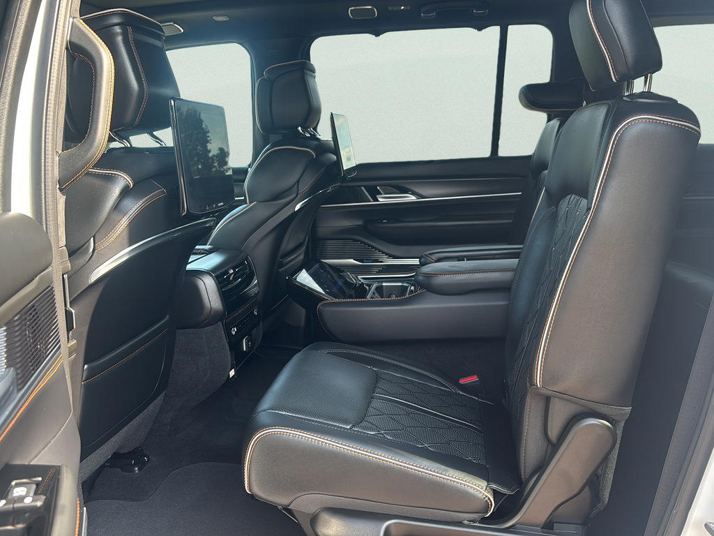 New 2026 Jeep Grand Wagoneer L Summit AWD/4WD image 15