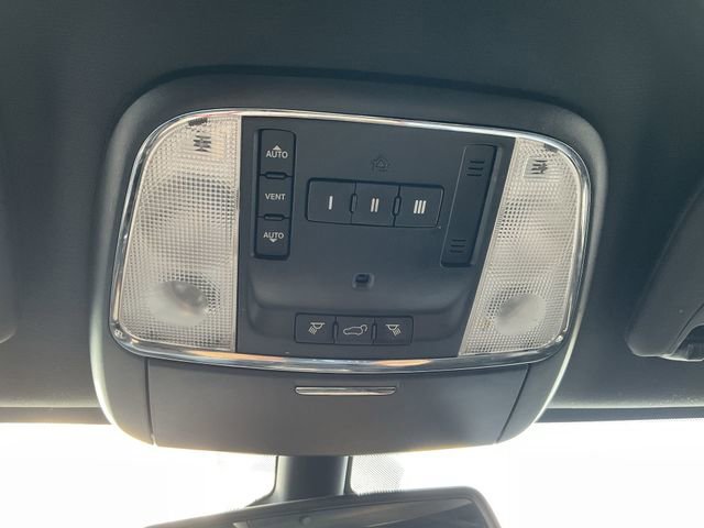Used 2015 Jeep Grand Cherokee Altitude image 15